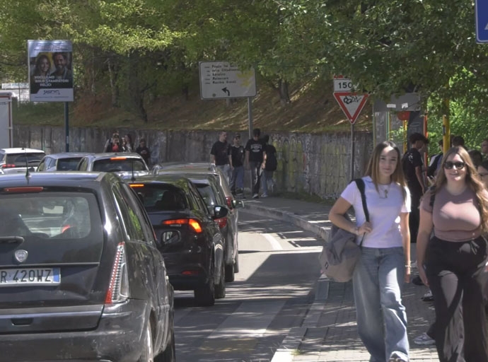 News Basilicata - Prima campanella, emozioni e traffico
