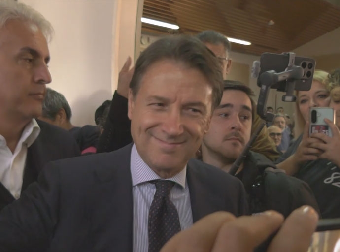 News Basilicata - Giuseppe Conte all'Unibas presenta il suo libro e parla di Basilicata