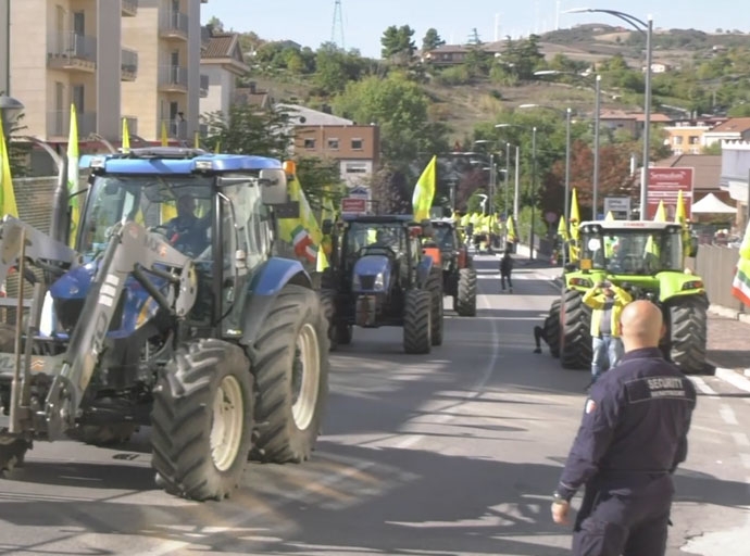News Basilicata - Protesta Coldiretti, dalla Regione un pacchetto da 25 milioni per l’agricoltura